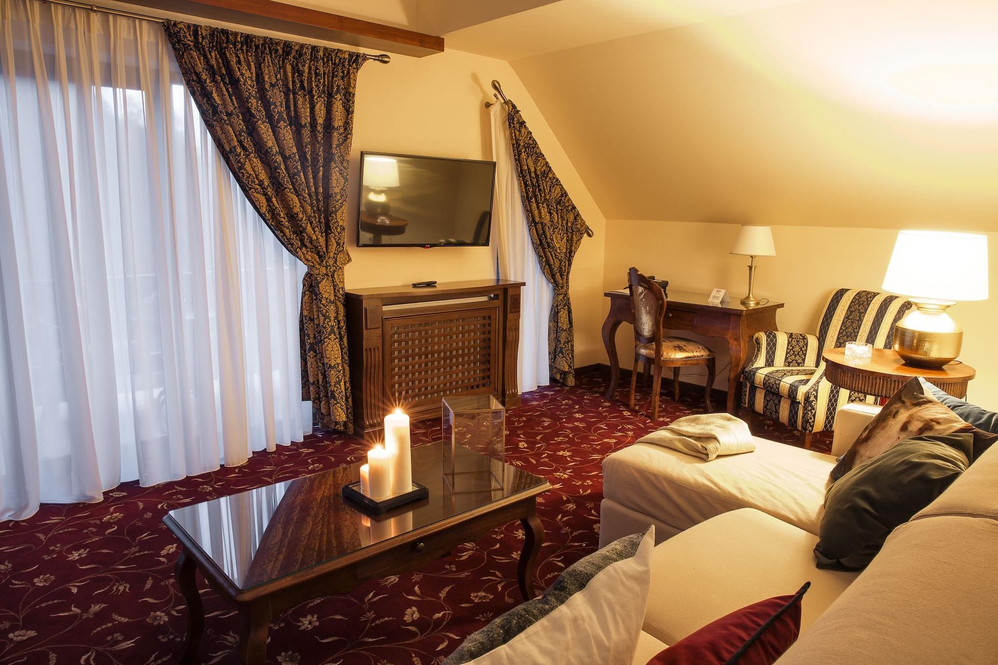 Hotel Boutique Belvedere Sinaia Esterno foto