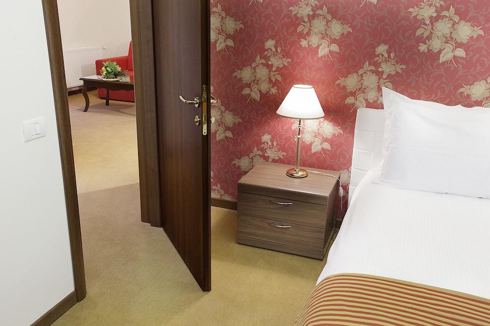 Hotel Boutique Belvedere Sinaia Esterno foto