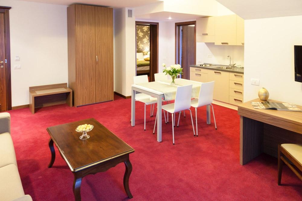 Hotel Boutique Belvedere Sinaia Esterno foto