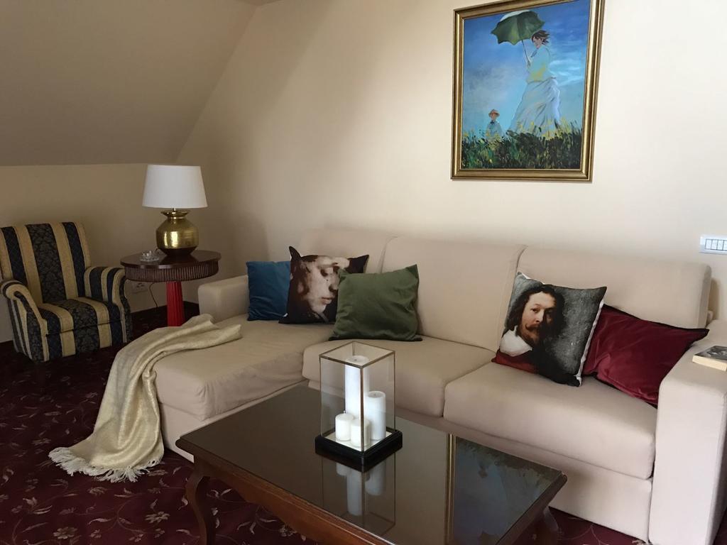 Hotel Boutique Belvedere Sinaia Esterno foto