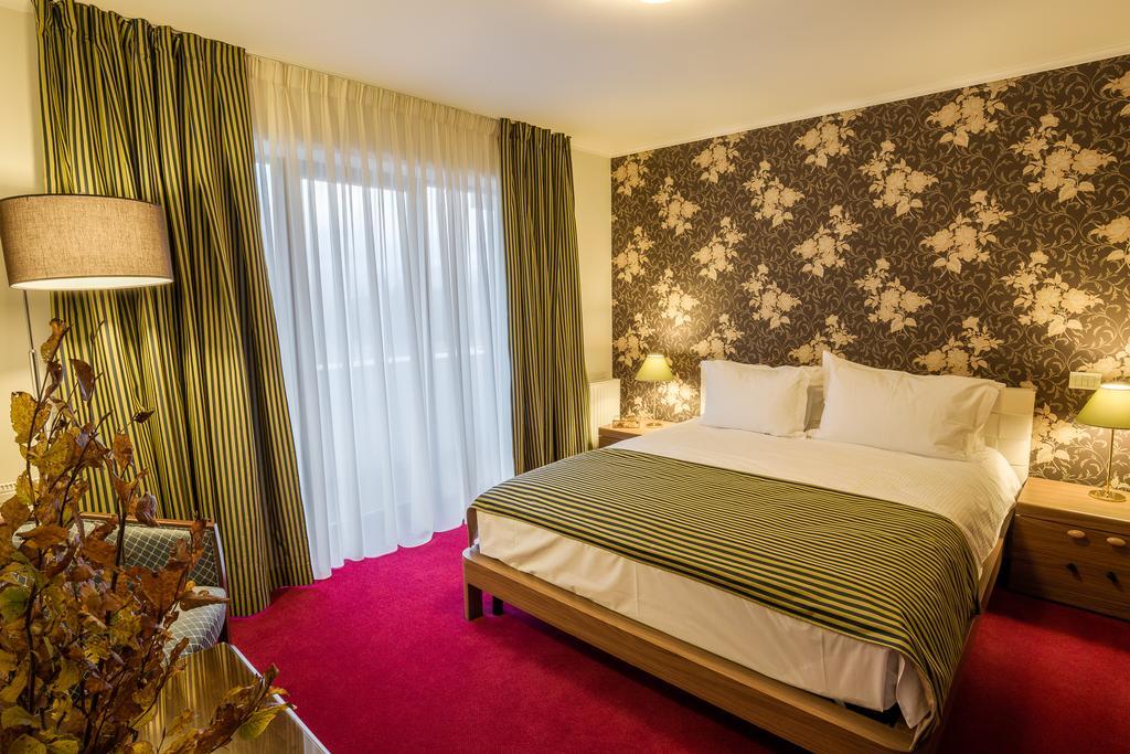 Hotel Boutique Belvedere Sinaia Esterno foto