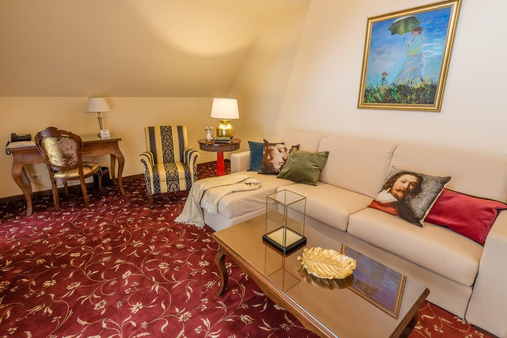 Hotel Boutique Belvedere Sinaia Esterno foto