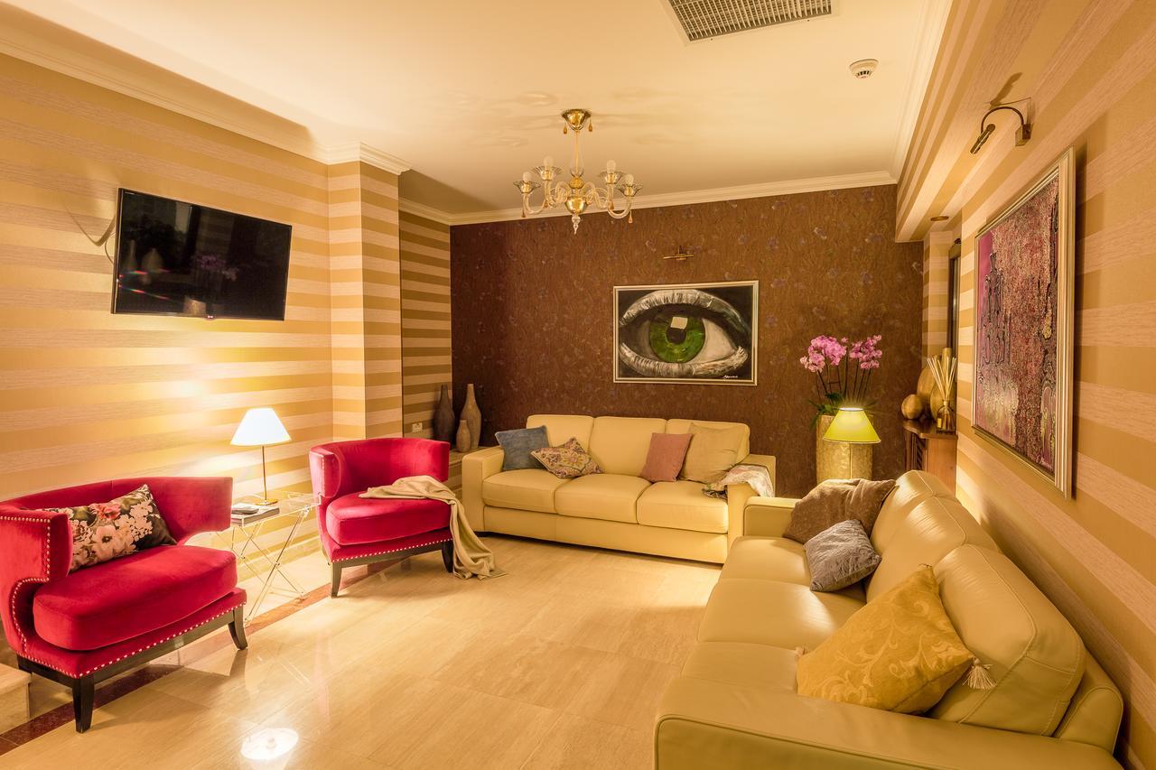 Hotel Boutique Belvedere Sinaia Esterno foto