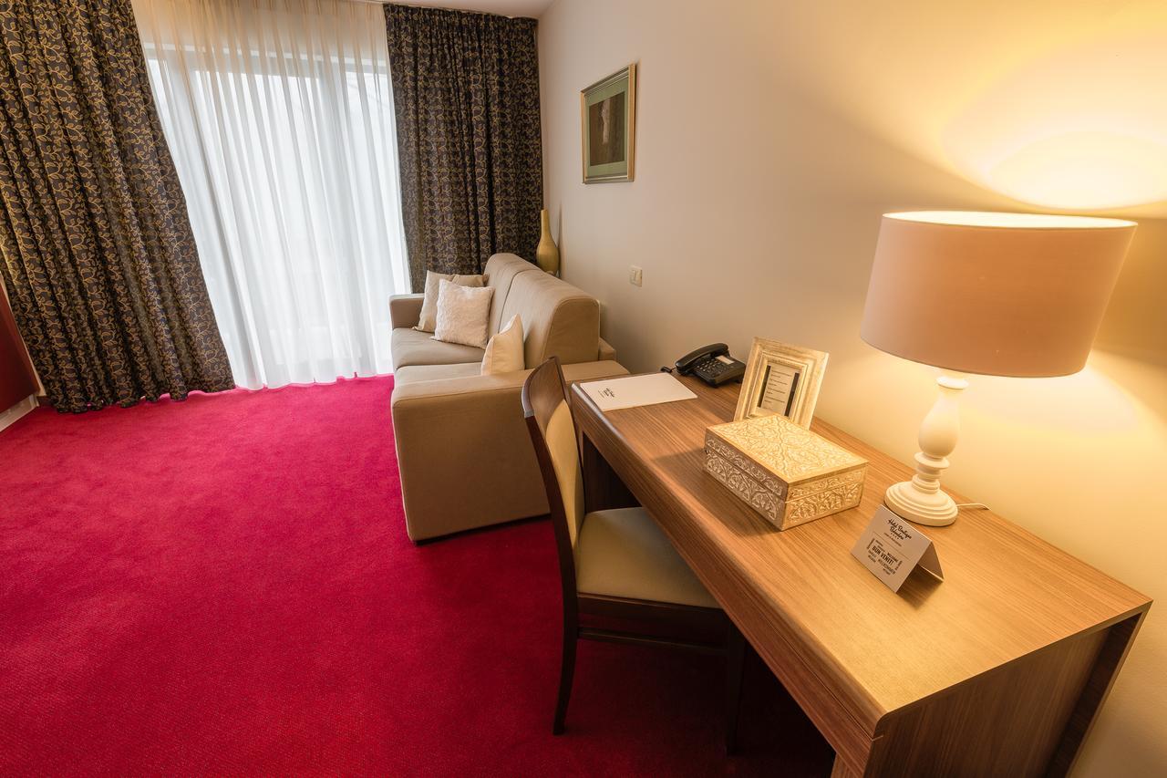 Hotel Boutique Belvedere Sinaia Esterno foto